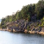 Klippor intill havet